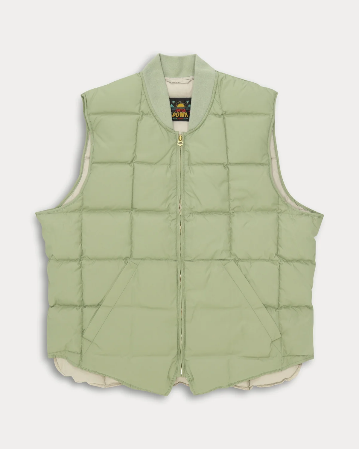 VEST1-LEO02-LGR_1.jpg