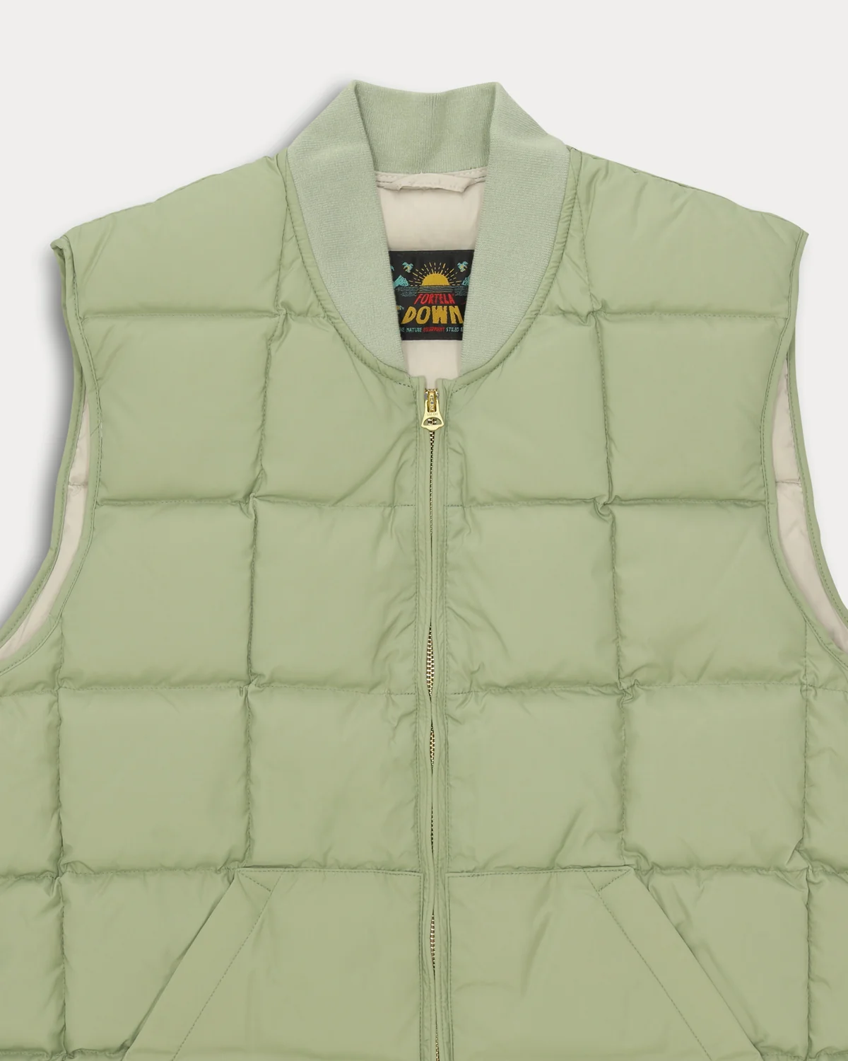 VEST1-LEO02-LGR_3.jpg